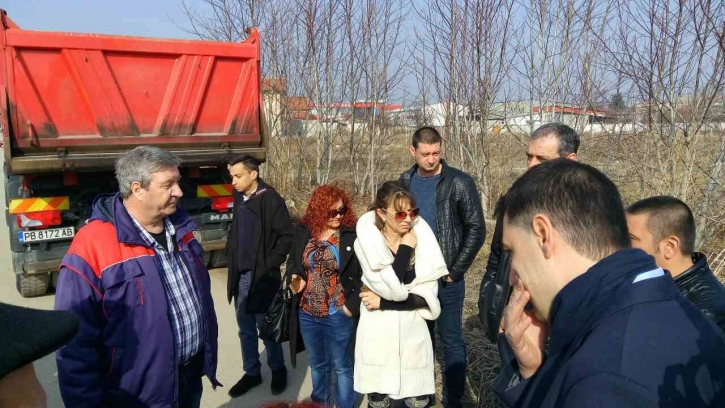 Скандал на ул.Остромила: Фирми и жители не дават на Тотев да направи първа копка (ВИДЕО)