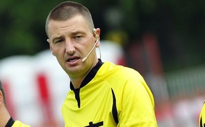 Спряха правата на двама рефери от Първа лига