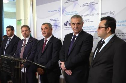 Извънредно! Патриотите отлюспват Полина Карастоянова заради лобизъм