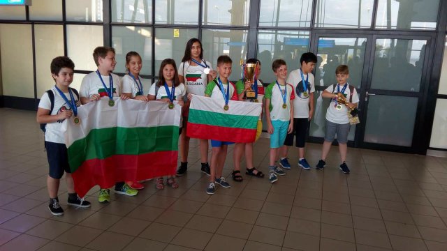 4 бронзови медала за пловдивски математици в Сингапур