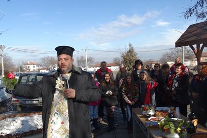 В Калековец честват Трифон Зарезан в новия арт пенсионерски клуб