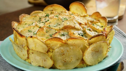 Вкусна картофена торта с шунка и кашкавалче, на която никой вкъщи не може да устои!