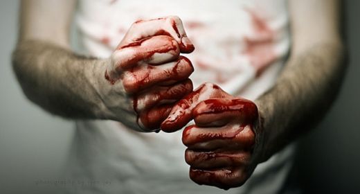 Батки пребиха млад мъж в центъра на Бургас