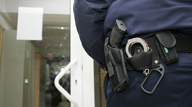 Непознат нападна и ограби жена в Пловдив, издирват го