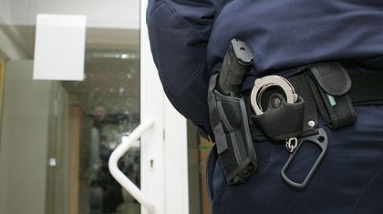 Непознат нападна и ограби жена в Пловдив, издирват го