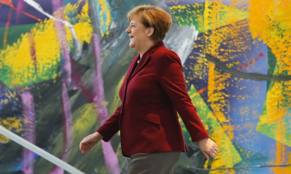 Едно си Меркел знае: Търпение към бежанците!