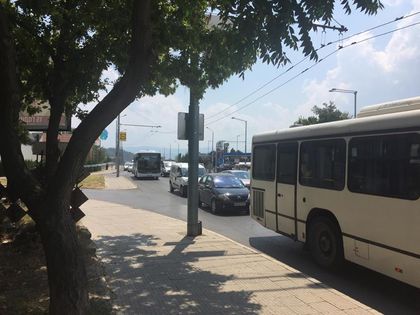 Избягвайте моста на Васил Априлов, адско задръстване заради ремонт (Снимки)