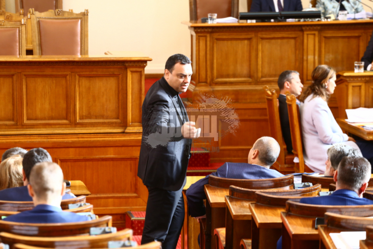 За първи път Ивайло Московски се яви в парламента като&hellip; (СНИМКИ)
