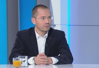 Джамбазки: Изборите във Франция са наказание за политиката на лозунгите и клишетата