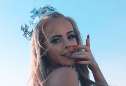 Скандално! Сузанита се фука с ново гадже, навъртяла е повече мъже, отколкото са годините й! (СНИМКИ)
