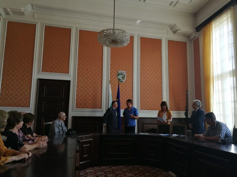 Сливен: Деветима сливенски алпинисти бяха отличени със значки и грамоти на Общината по повод шейсет години алпинизъм в общината