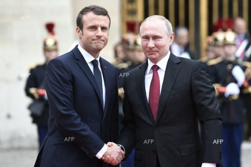 ТАСС: От Елисейския дворец загатнаха за възможна среща между Путин и Макрон в „близко бъдеще“