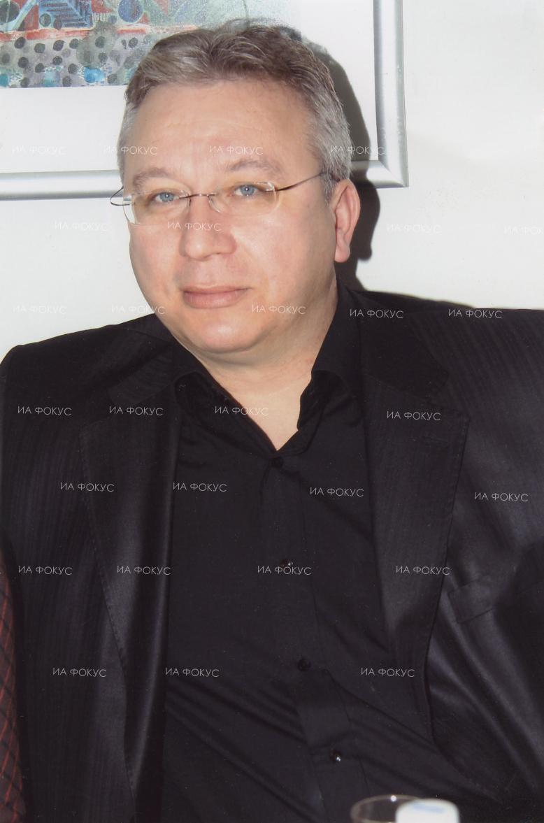 Румен Манов, историк: Казват, че няма незаменими хора, но няма кой да замени Красимир Узунов