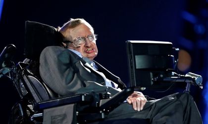 Почина британският астрофизик Стивън Хокинг. Поклон!