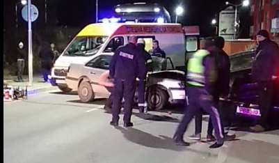 Трима ранени в Пловдив! Рязаха кола (СНИМКИ)