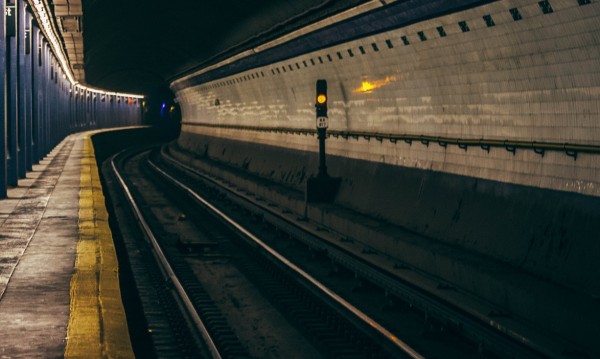 Пуснаха линия на метрото в Амстердам със 7 г. закъснение