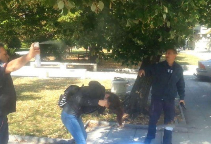 Паника в центъра на Търговище: Две жени бяха нападнати, гъст дим парализира града (СНИМКИ/ВИДЕО)