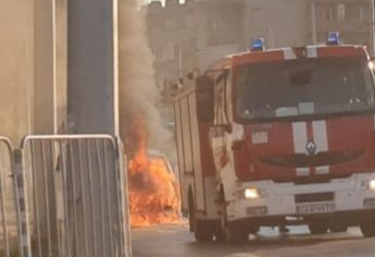 Огнен ад в София до Румънското посолство (СНИМКА)