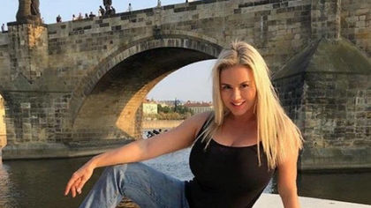 Чудо! Анна Семенович на 38 отслабна като момиченце, но феноменалният ѝ бюст е непокътнат (СНИМКИ)