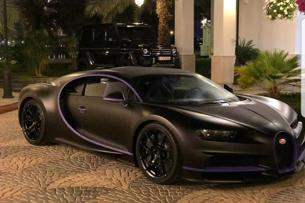 Какво кара жената на емира? Колко семейства могат да се похвалят с два Bugatti Chiron?