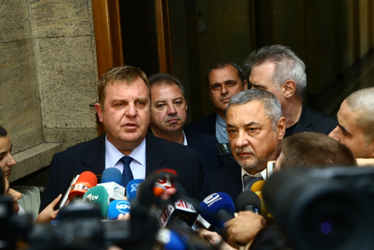 Каракачанов разкри как Симеонов е подал оставка