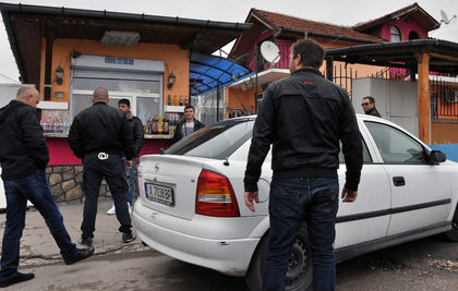 Жандармерията нахлу в ромската махала в Димитровград, взе незаконно оръжие