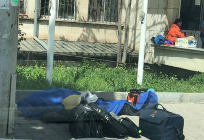 Ужас! Пациент, изписан от 5-та градска умря пред входа ѝ, викат линейка да го спасява