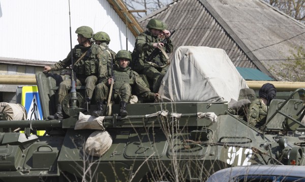 Русия изгражда военна база до границата с Украйна