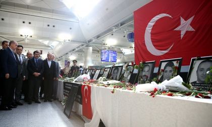 Близо 20 задържани за атаката на