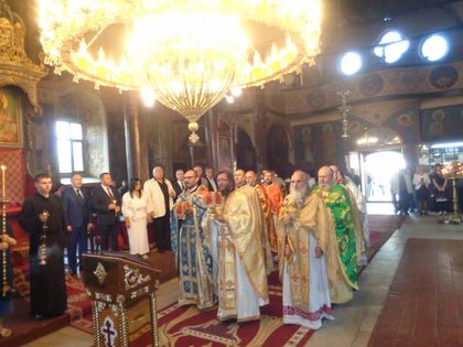 Тържествата за Левски в Карлово започнаха с водосвет