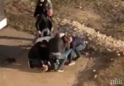 Вижте ЕКСКЛУЗИВНО ВИДЕО от ареста на заподозрения за убийството на таксиджията край Разград