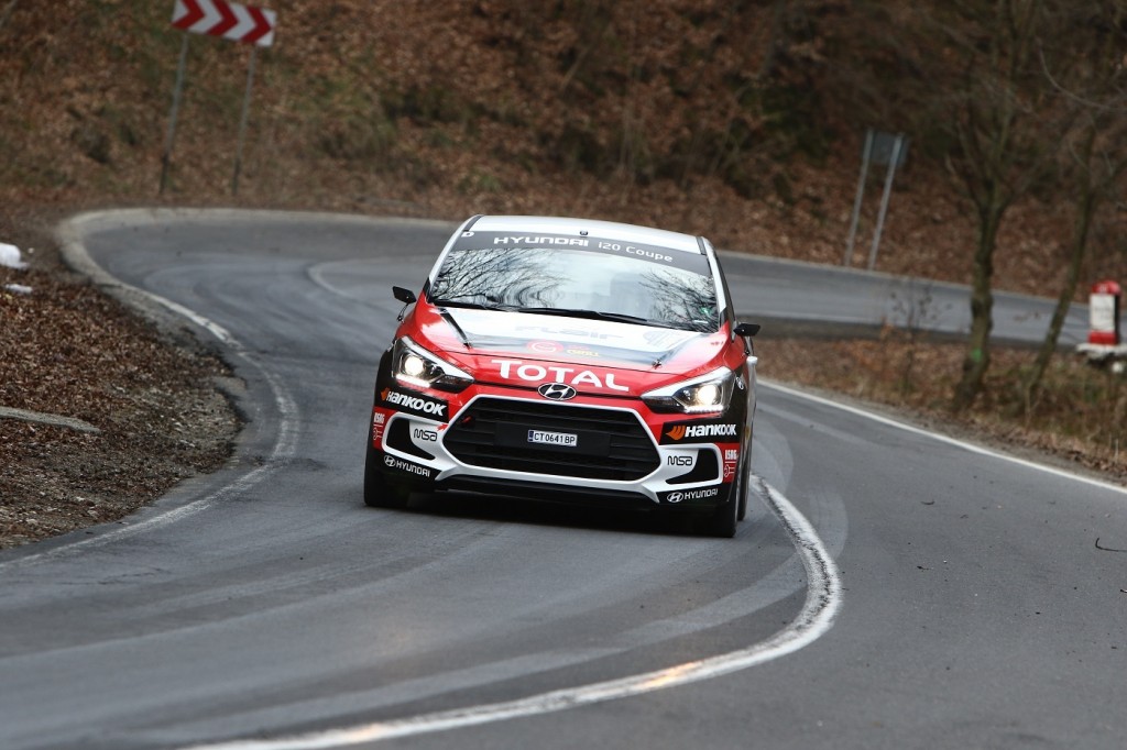 Оспорвани битки в Hyundai Racing Trophy на румънска земя