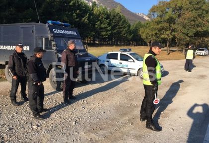 Първи СНИМКИ от спецакцията на ГДБОП, която блокира Враца, спипаха ли топ авера на страшилището Квиц?