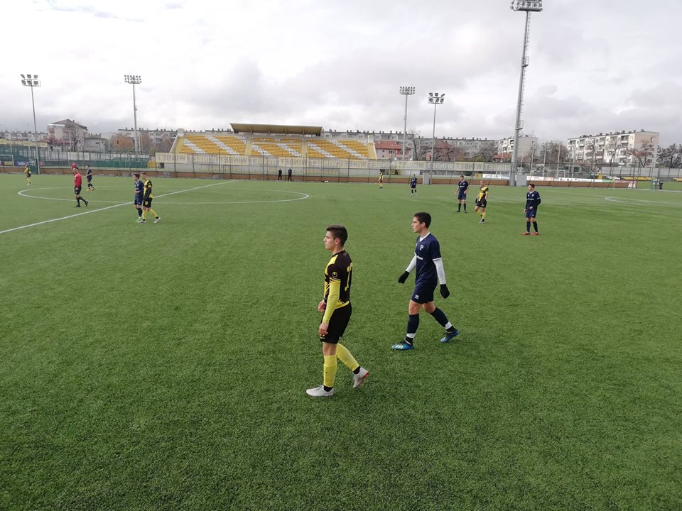 Гледахте НА ЖИВО: Грешна стъпка у дома за Ботев U17 срещу аутсайдер