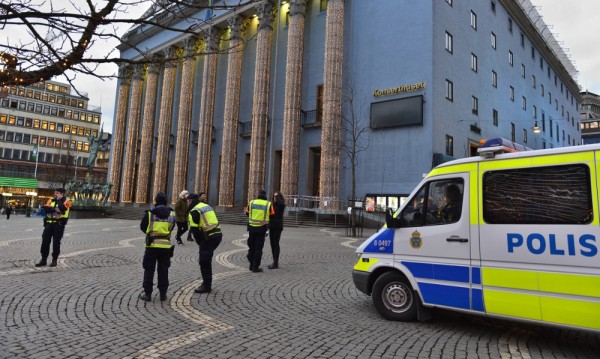 В Швеция и Австрия посягали на жени по Нова година
