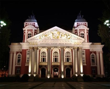 Чудо: В Народния театър си вдигнаха заплатите!