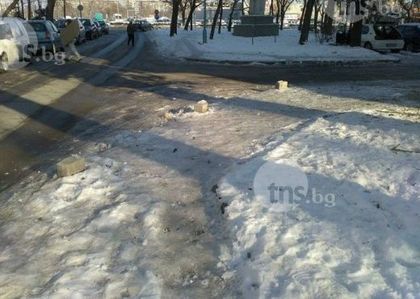Паника в Пловдив: Неизвестен бие и граби 4 жени