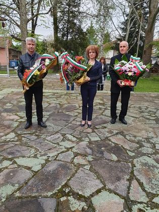Пазарджик: Депутатът от ГЕРБ Десислава Костадинова бе почетен гост на отбелязването на 143 години от Априлското въстание в село Радилово