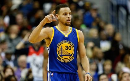 Стеф Къри ще защитава титлата си в стрелбата за три точки
