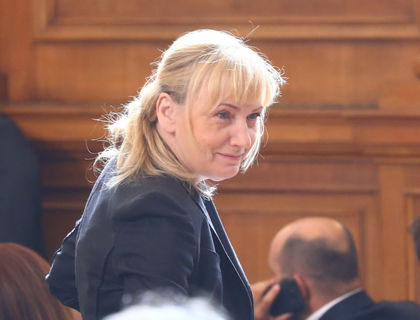 Елена Йончева: Ако искаме здравеопазване като в Африка, нека правителството си остане