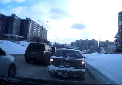 Мъж бе пребит с лопата - направи забележка на шофьор (ВИДЕО)