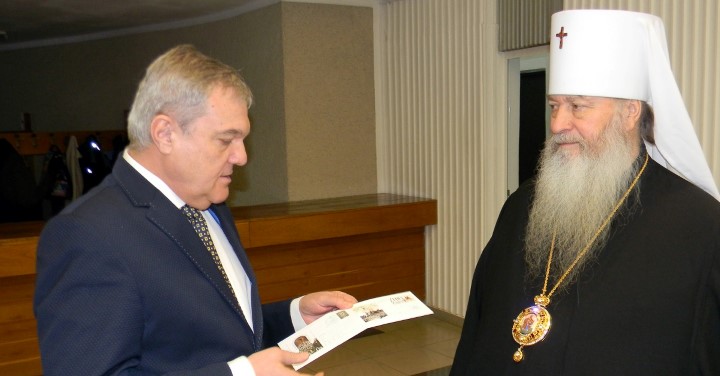По покана на Румен Петков на посещение в Плевен беше Тихон Владимирски – митрополит на Владимирска и Суздалска епархия в Русия