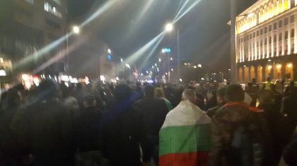 Полицията арестува две деца след шествието срещу националистите