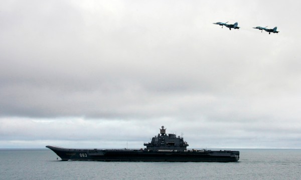 Русия праща самолетоносач към Сирия, на борда – Су, МиГ-ове...