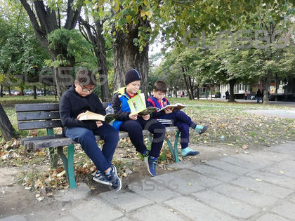 В Пловдив: Някои избраха да почетат, въпреки ваканцията!