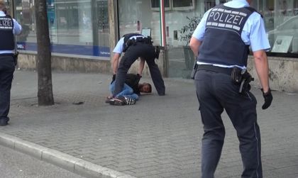 Сириецът с мачете в Ройтлинген - влюбен в жертвата си