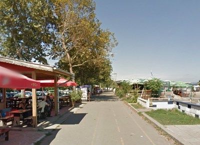Ровят за бомба плажен капан в Бургас, евакуират клиентите