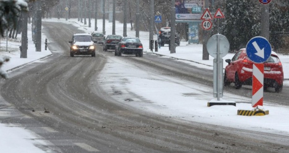 Нова порция сняг днес във Варна