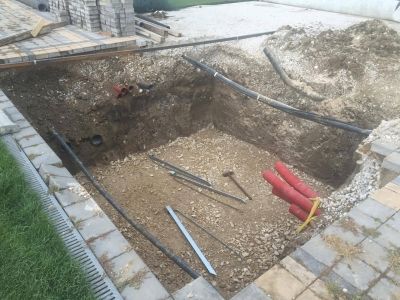 Непредвиден проблем! Почвата под базата в Коматево се оказа твърде мека за голямото осветление! СНИМКИ