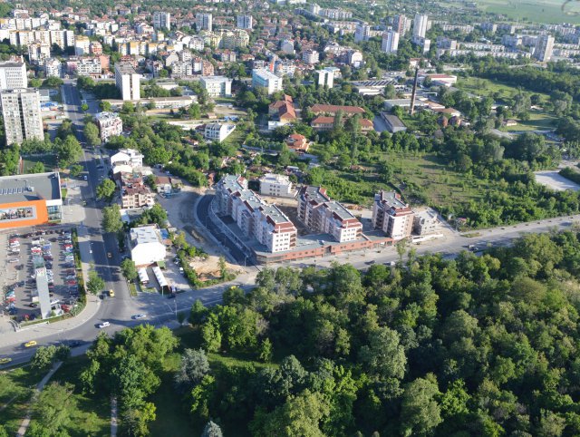 Хванаха младежите, които биха шофьор на пътя